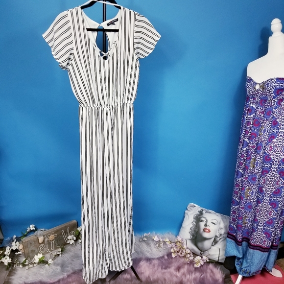 One Heart Clothing romper - Picture 1 of 8